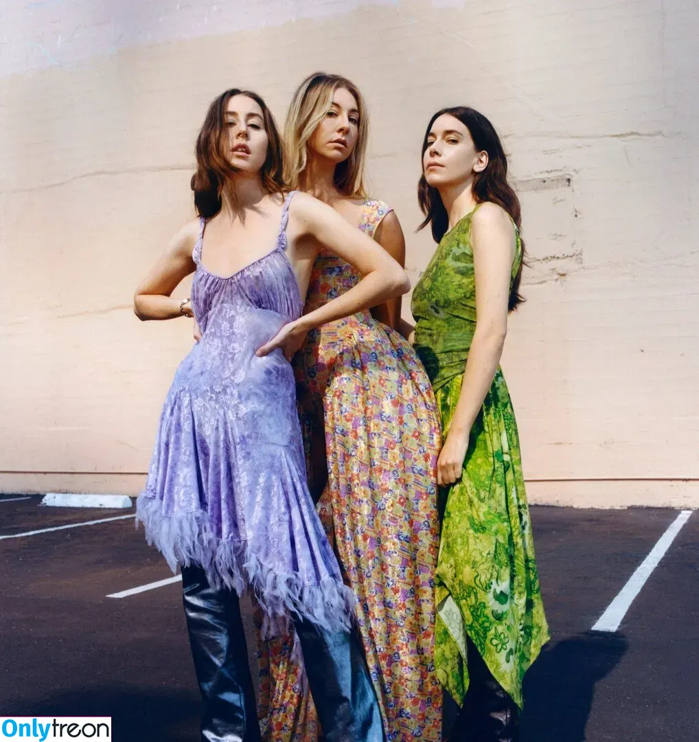 Haim Sisters голая photo #0006 (haimtheband)