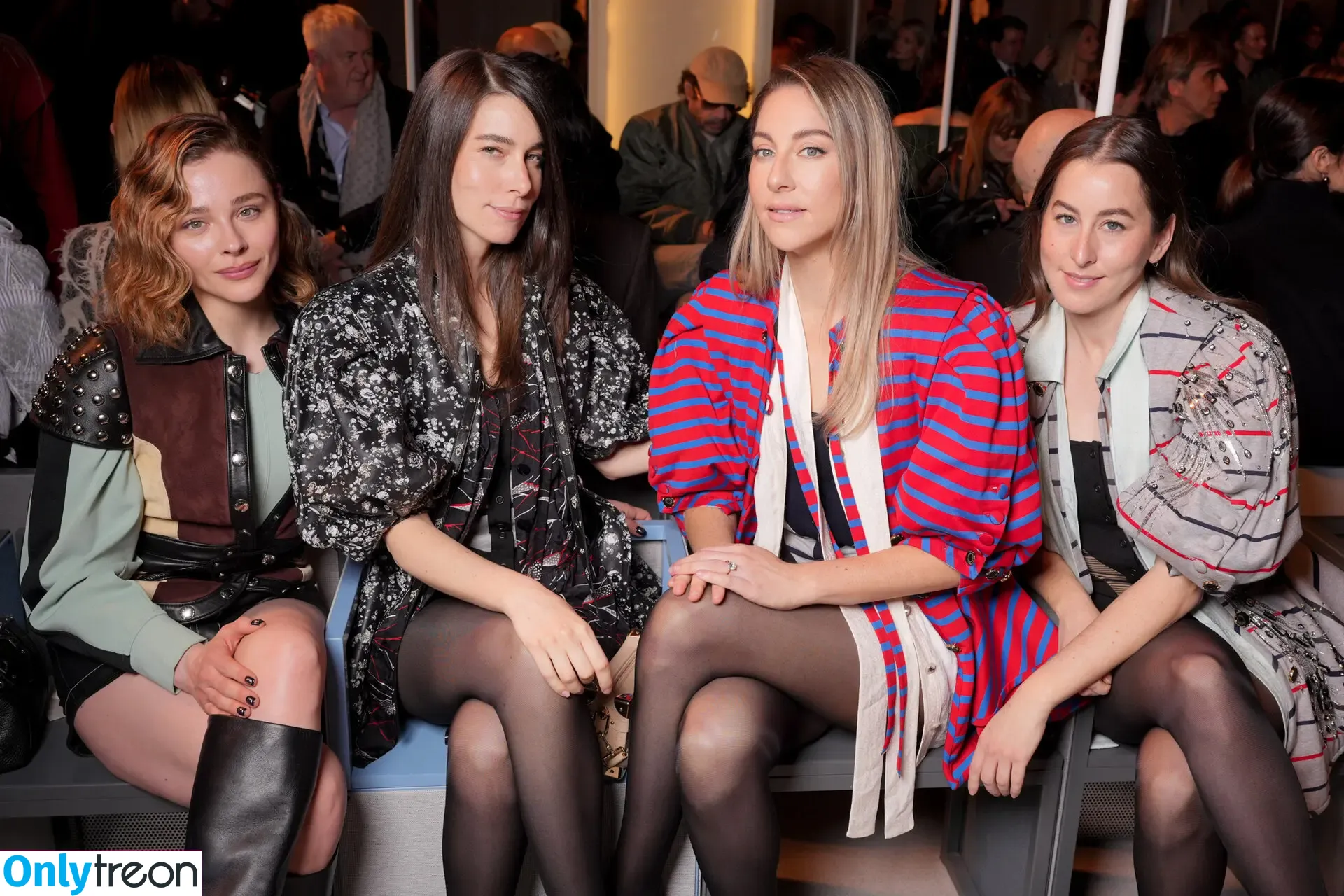 Haim Sisters голая photo #0083 (haimtheband)