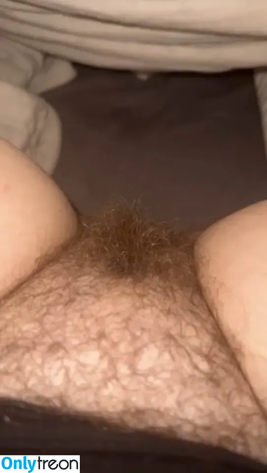 Hairy Women голая photo #5711 (HairyFairy420 / ig_naturals / pearlygirly06)