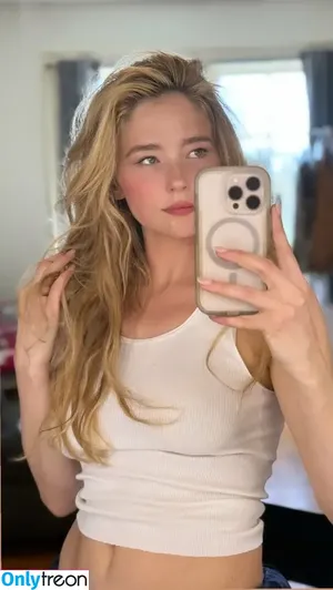 Haley Bennett nude