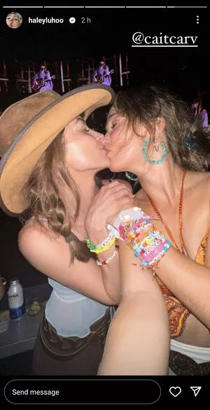 Haley Lu Richardson / haleyluhoo nude photo #0352