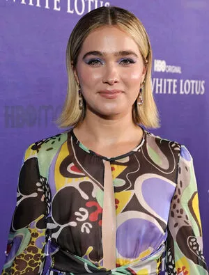 Haley Lu Richardson / haleyluhoo nude photo #0372