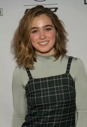 Haley Lu Richardson / haleyluhoo фото голая #0415