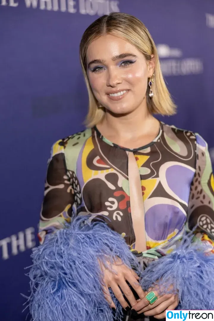 Haley Lu Richardson голая photo #0004 (haleyluhoo)