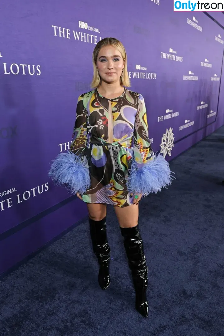 Haley Lu Richardson голая photo #0006 (haleyluhoo)