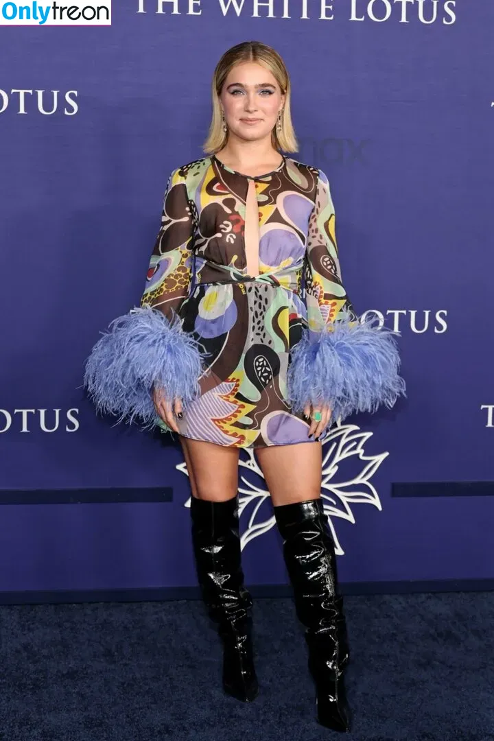 Haley Lu Richardson голая photo #0007 (haleyluhoo)