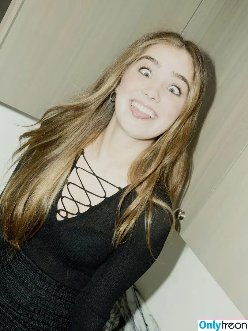 Haley Lu Richardson голая photo #0025 (haleyluhoo)