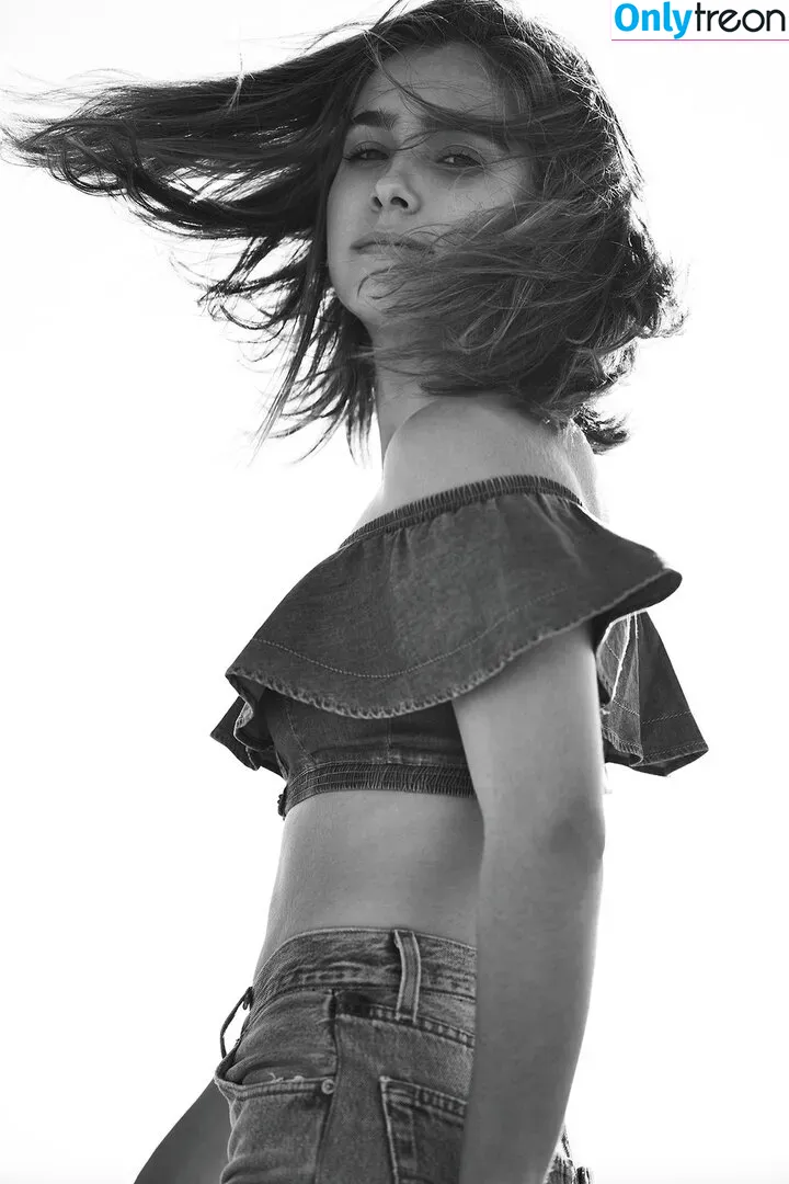 Haley Lu Richardson голая photo #0034 (haleyluhoo)