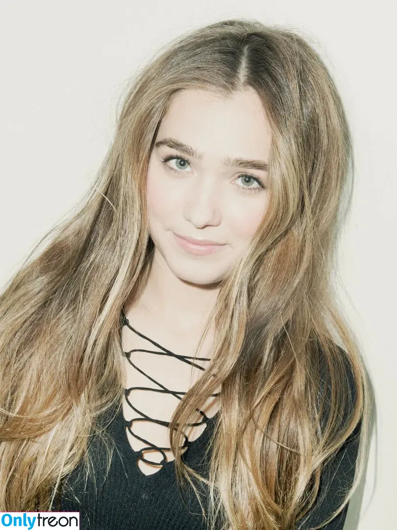 Haley Lu Richardson голая photo #0041 (haleyluhoo)
