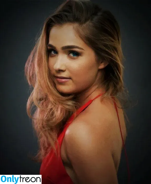 Haley Lu Richardson голая photo #0075 (haleyluhoo)
