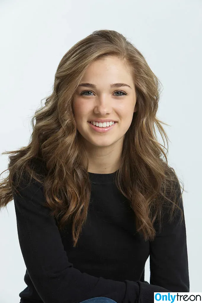 Haley Lu Richardson голая photo #0076 (haleyluhoo)