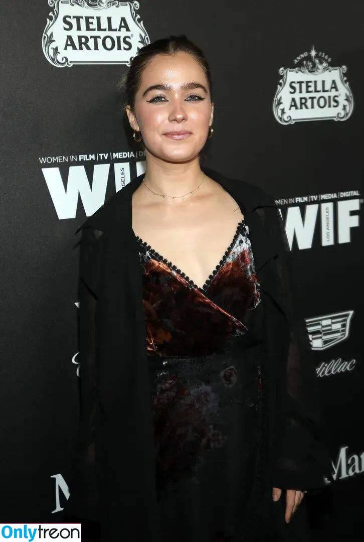 Haley Lu Richardson голая photo #0078 (haleyluhoo)