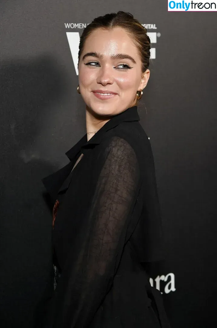 Haley Lu Richardson голая photo #0080 (haleyluhoo)