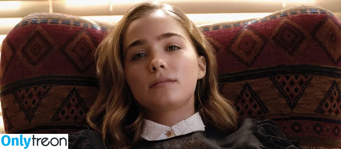 Haley Lu Richardson голая photo #0099 (haleyluhoo)
