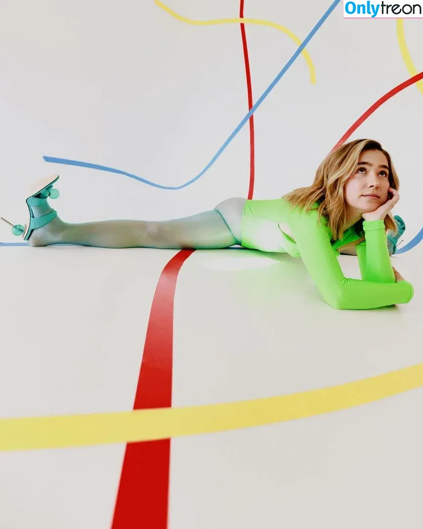 Haley Lu Richardson голая photo #0113 (haleyluhoo)