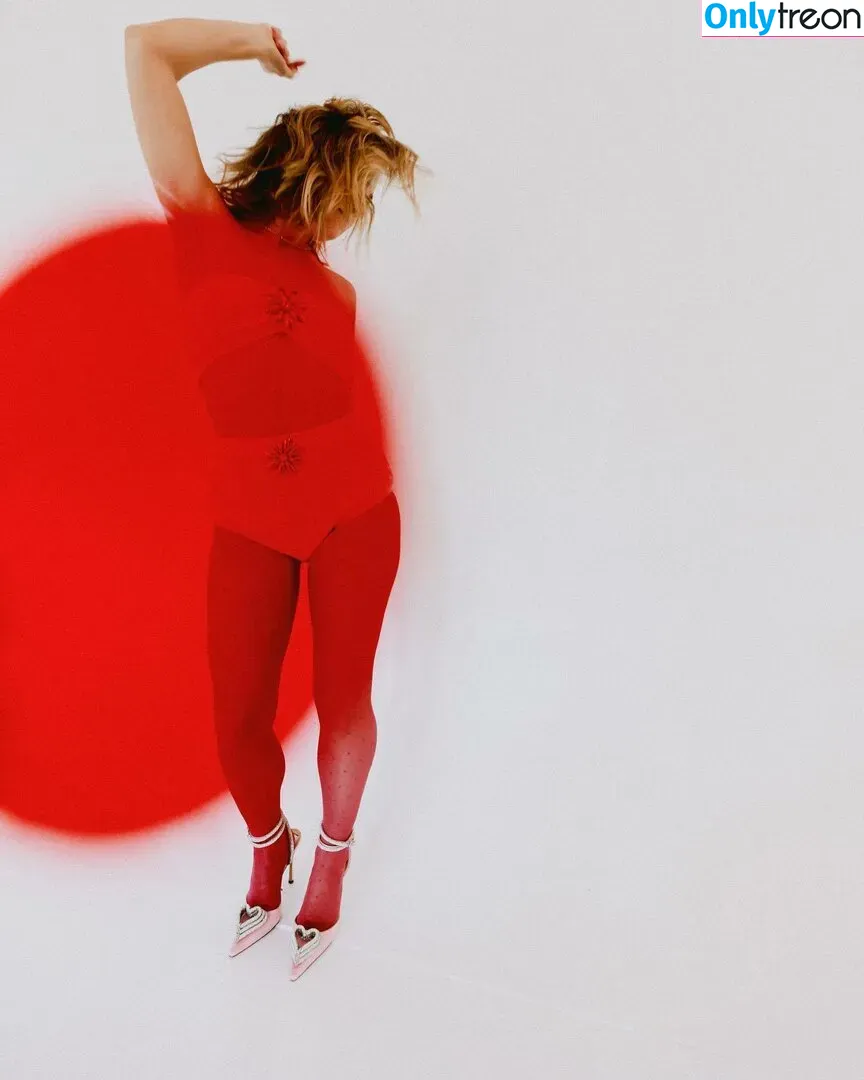 Haley Lu Richardson голая photo #0114 (haleyluhoo)