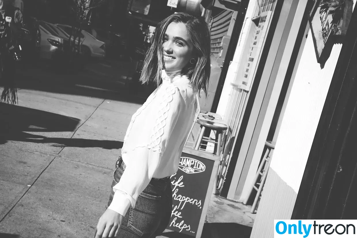 Haley Lu Richardson голая photo #0118 (haleyluhoo)
