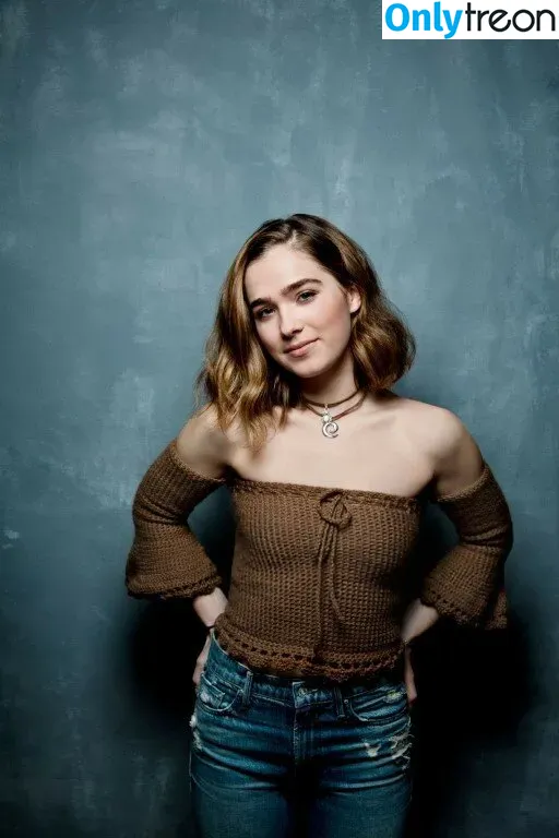 Haley Lu Richardson nude photo #0126 (haleyluhoo)
