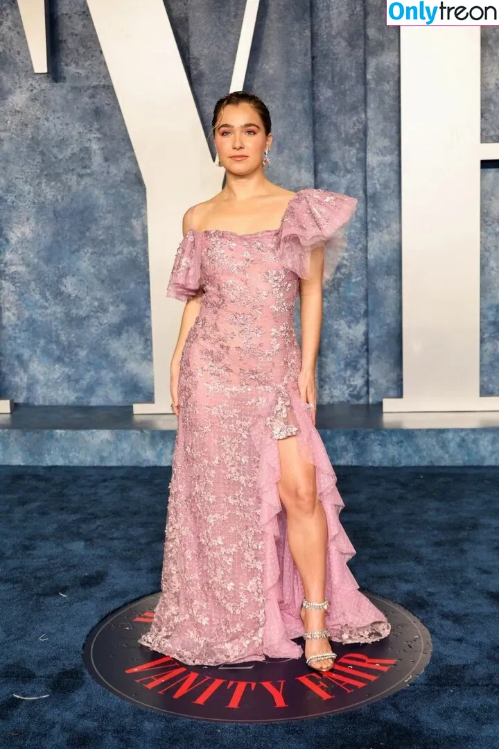 Haley Lu Richardson голая photo #0146 (haleyluhoo)
