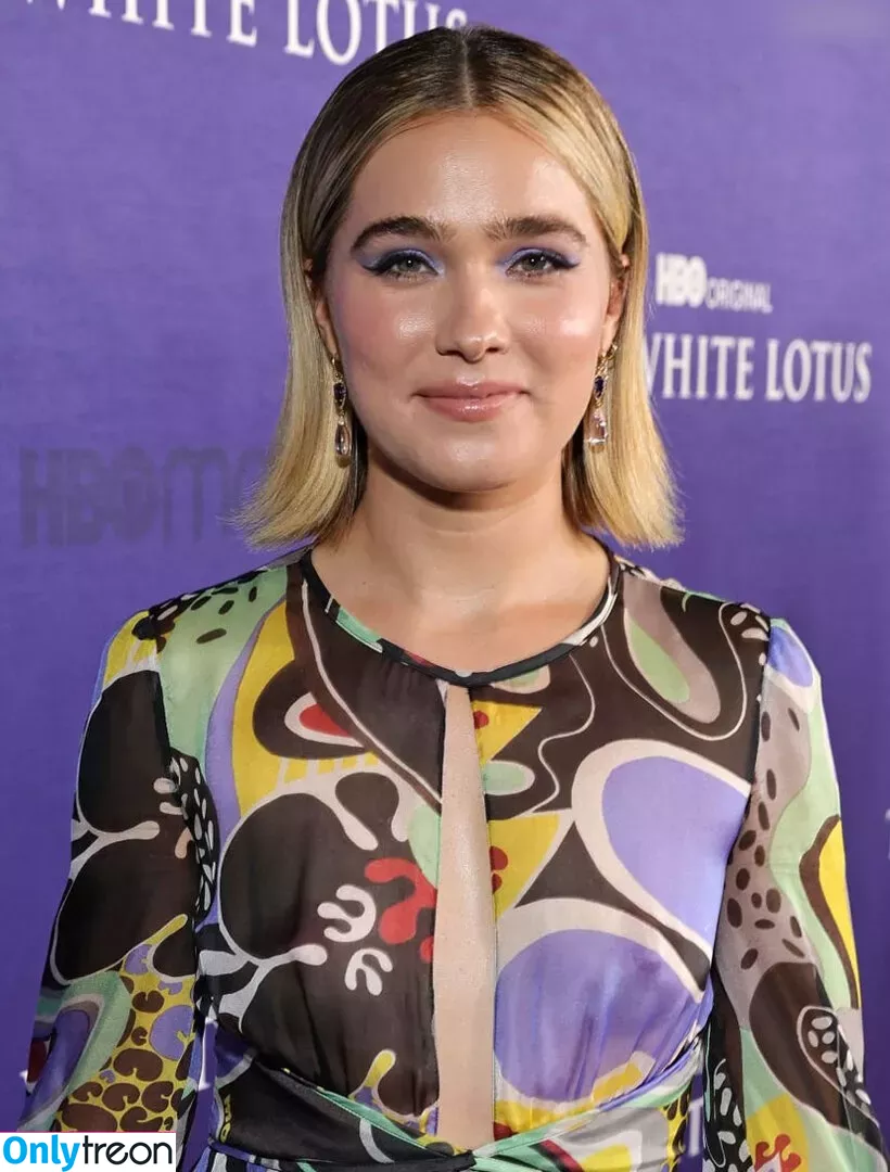 Haley Lu Richardson nude photo #0372 (haleyluhoo)