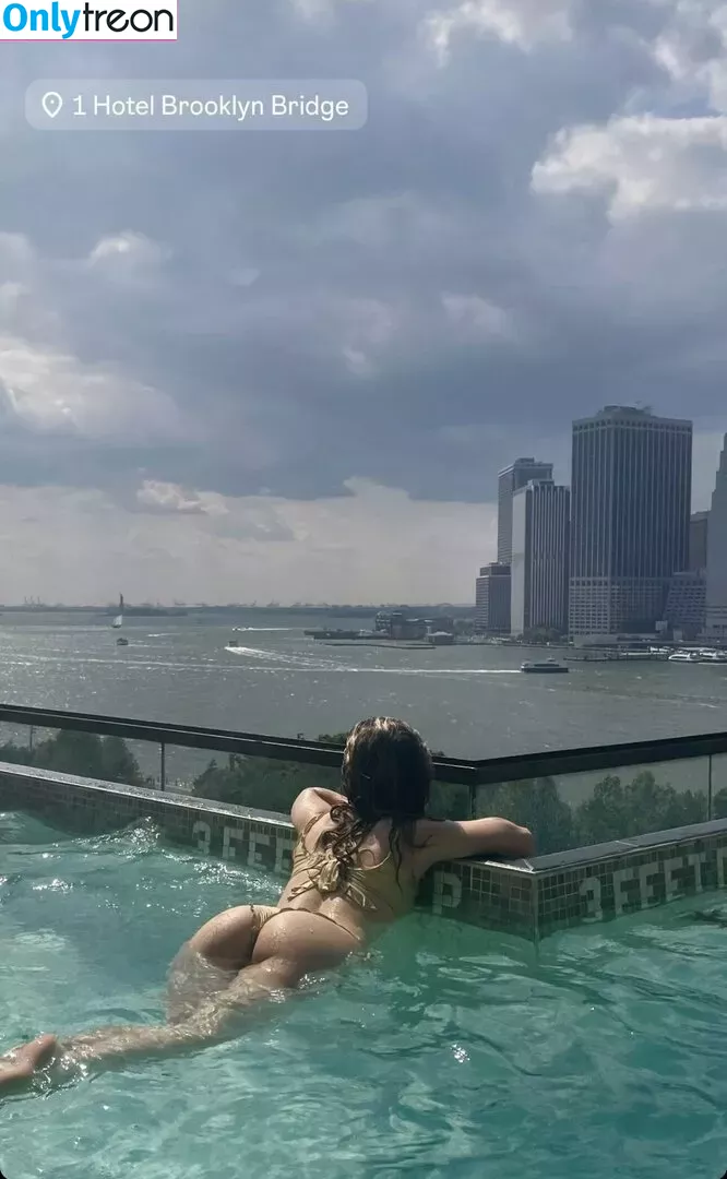 Haley Lu Richardson nude photo #0398 (haleyluhoo)
