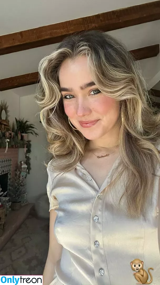 Haley Lu Richardson nude photo #0417 (haleyluhoo)