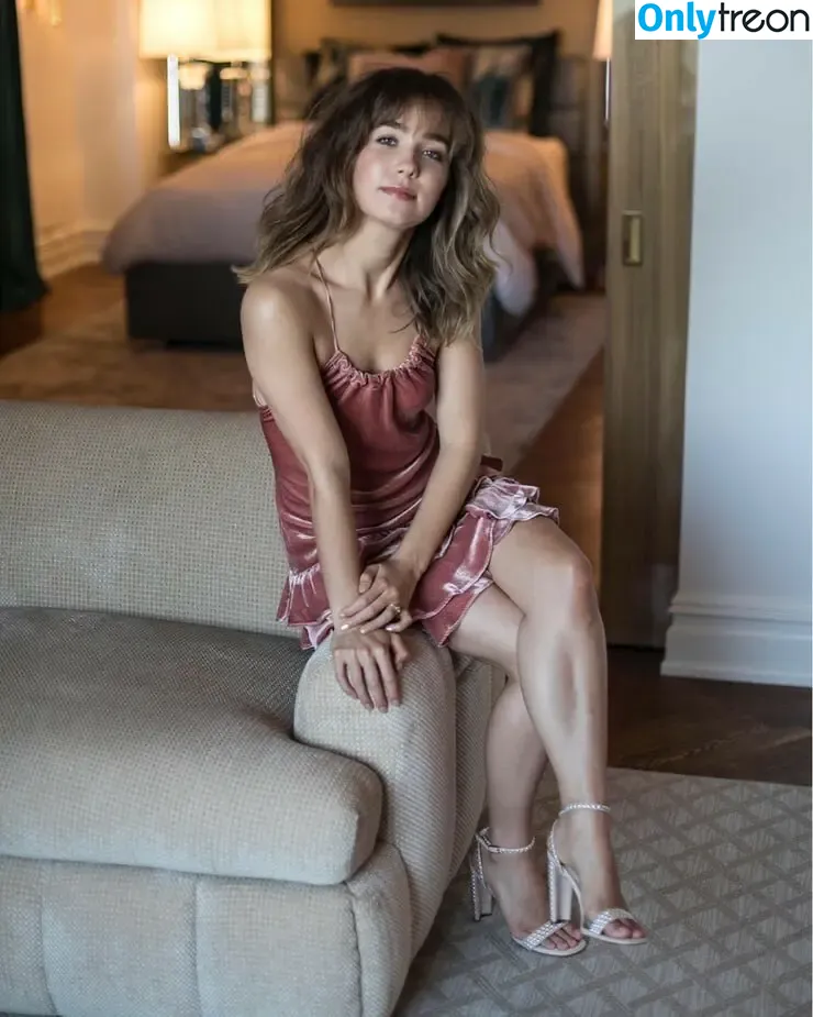 Haley Lu Richardson nude photo #0419 (haleyluhoo)