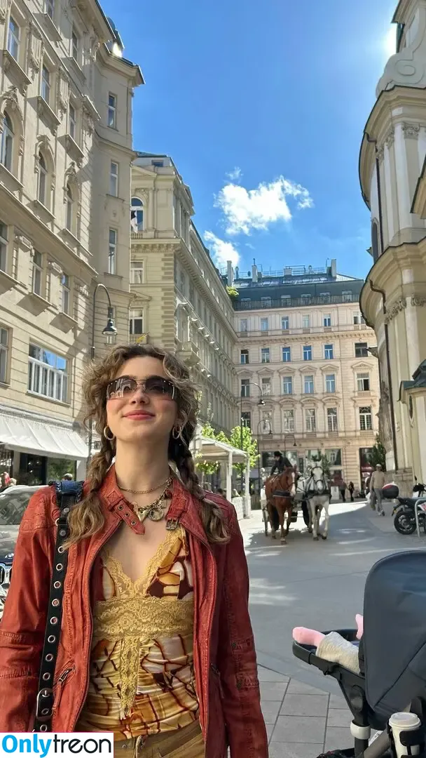 Haley Lu Richardson голая photo #0445 (haleyluhoo)