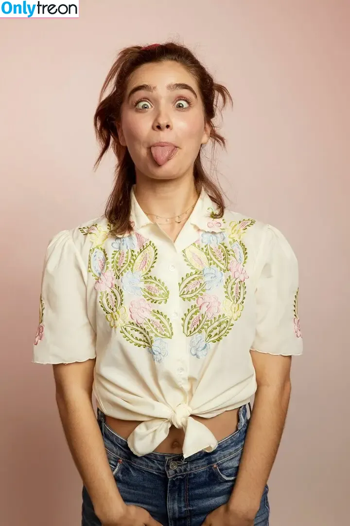 Haley Lu Richardson голая photo #0472 (haleyluhoo)