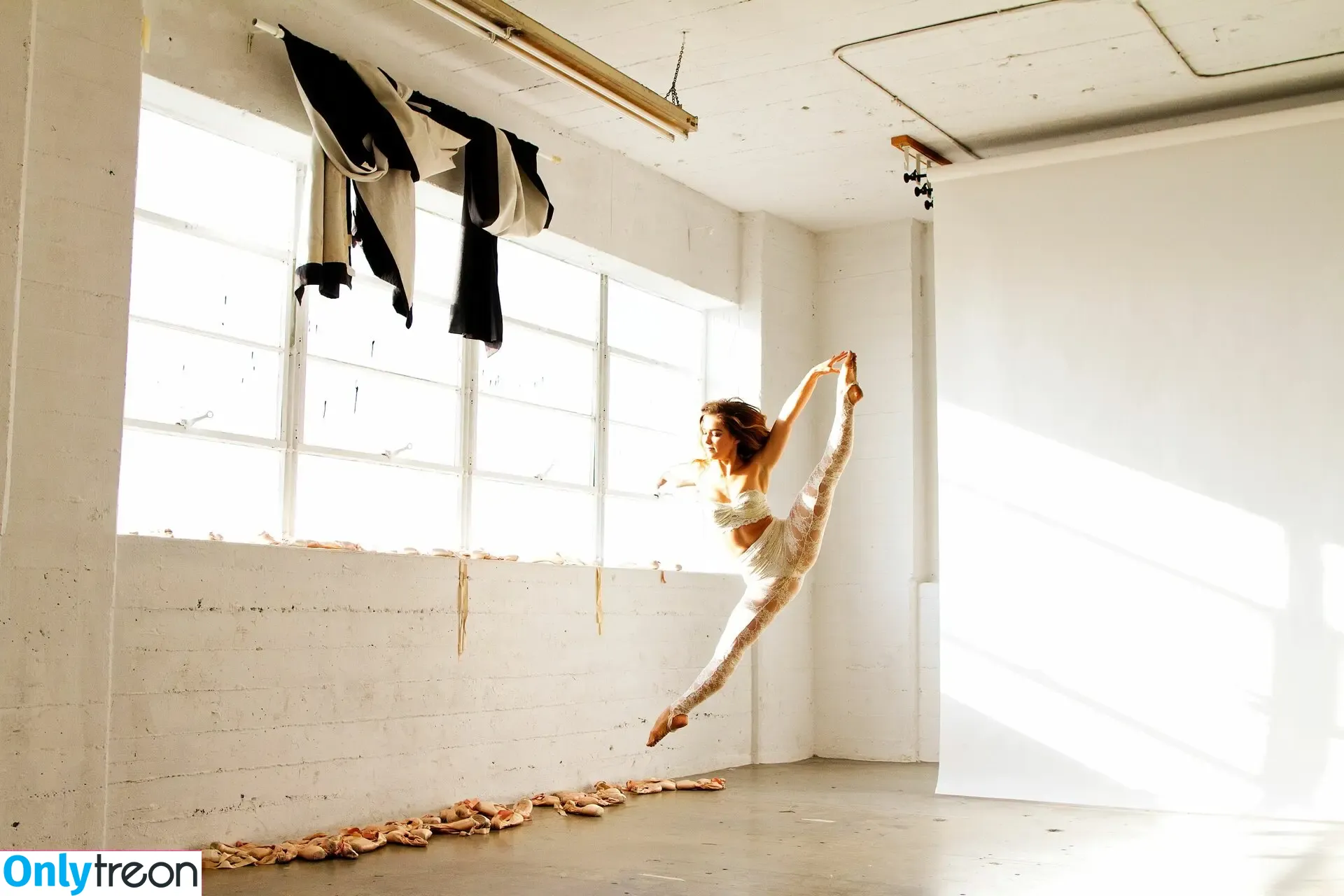 Haley Lu Richardson голая photo #0474 (haleyluhoo)