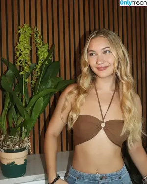 Halia Beamer / haliabeamer nude photo #0191