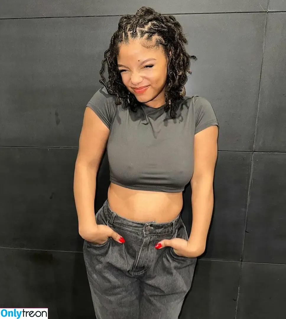 Halle Bailey nude photo #0087 (chloebaileyyy / hallebailey)