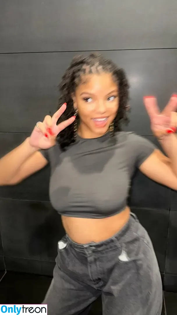 Halle Bailey nude photo #0091 (chloebaileyyy / hallebailey)