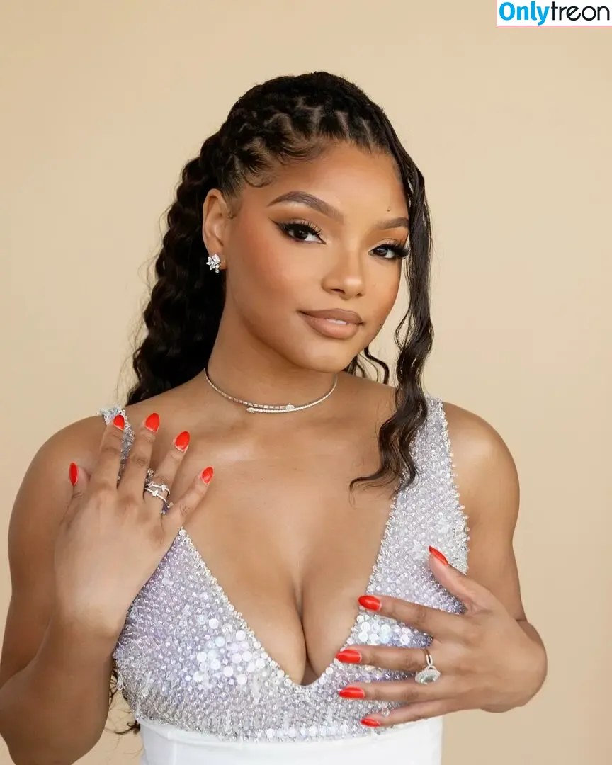 Halle Bailey nude photo #0097 (chloebaileyyy / hallebailey)