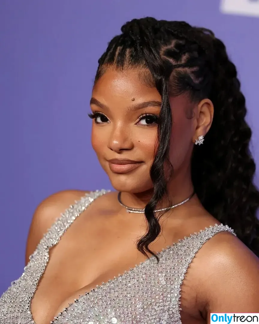 Halle Bailey nude photo #0099 (chloebaileyyy / hallebailey)