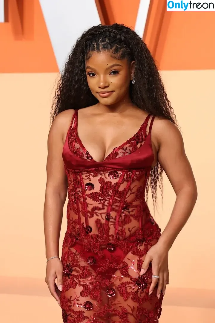 Halle Bailey nude photo #0120 (chloebaileyyy / hallebailey)