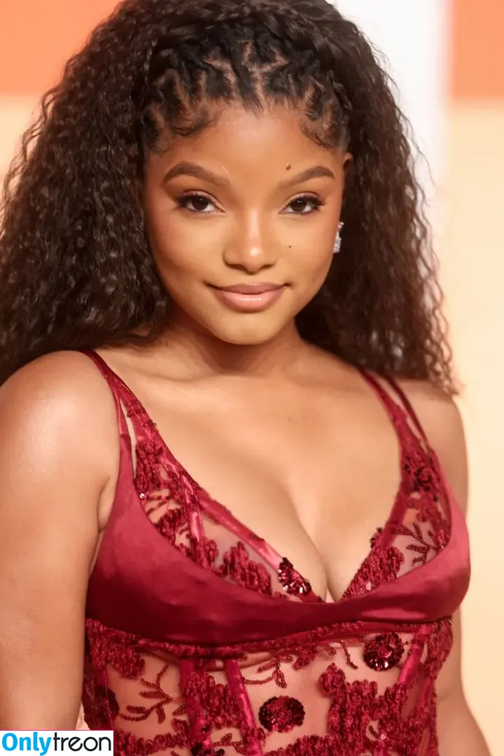 Halle Bailey nude photo #0130 (chloebaileyyy / hallebailey)