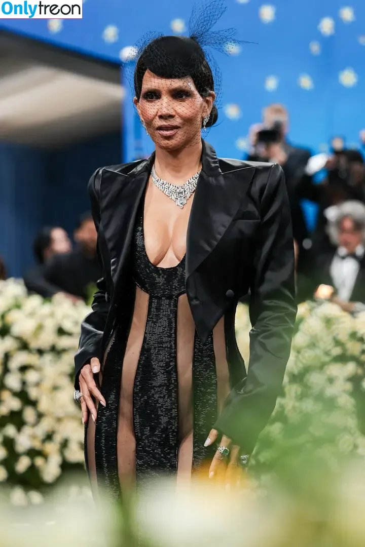 Halle Berry nude photo #0749 (halleberry / hberry01)