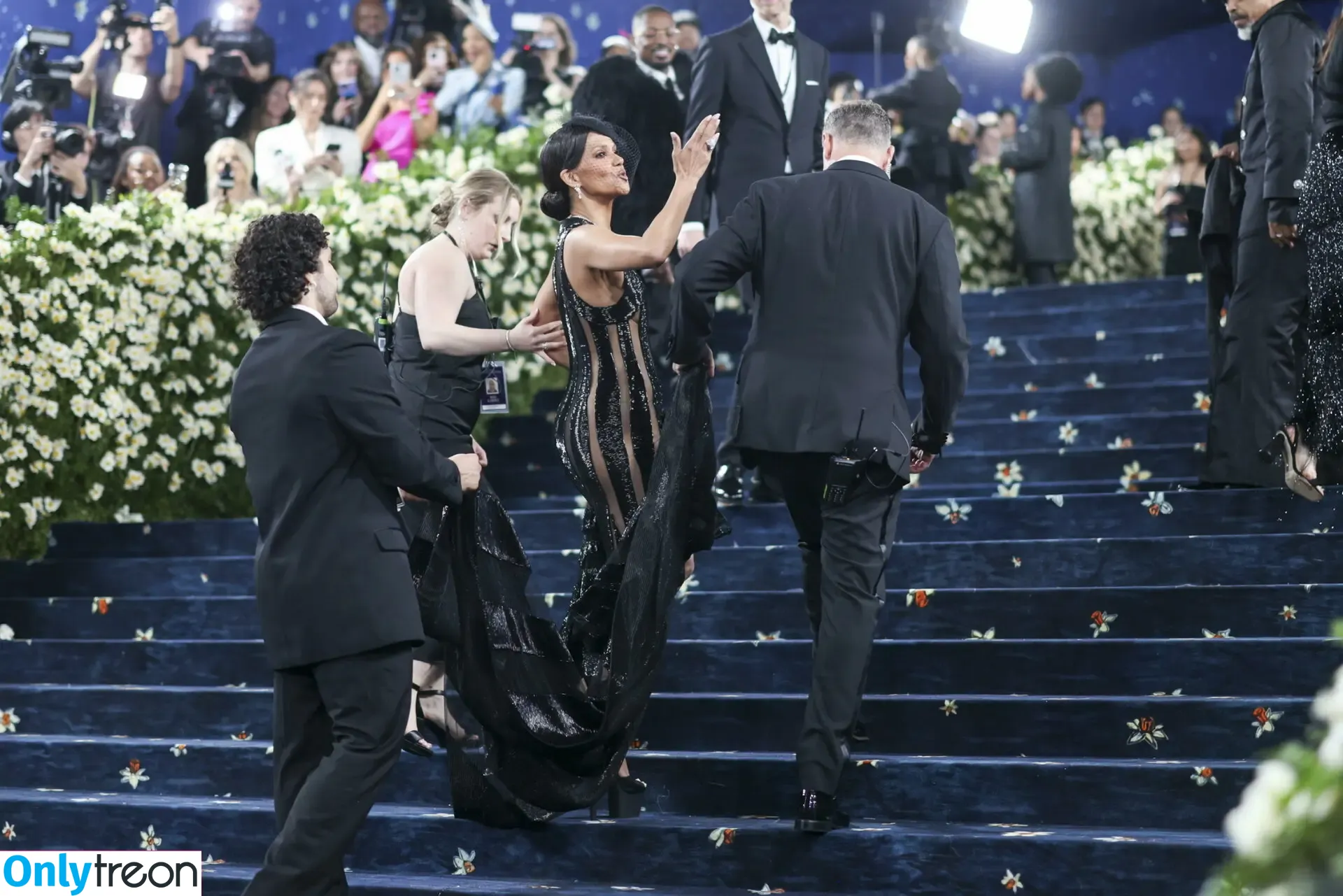 Halle Berry голая photo #0754 (halleberry / hberry01)