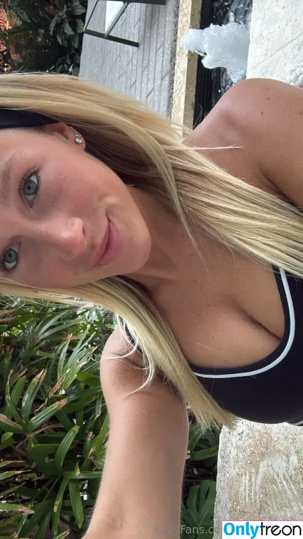 halledorann nude photo #0006 (halledorann)