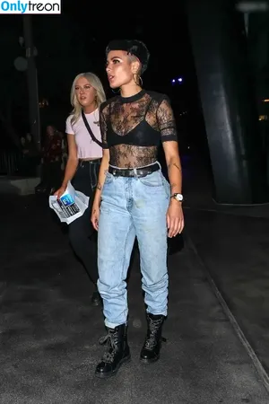 Halsey / iamhalsey / yammahaaa nude photo #0917