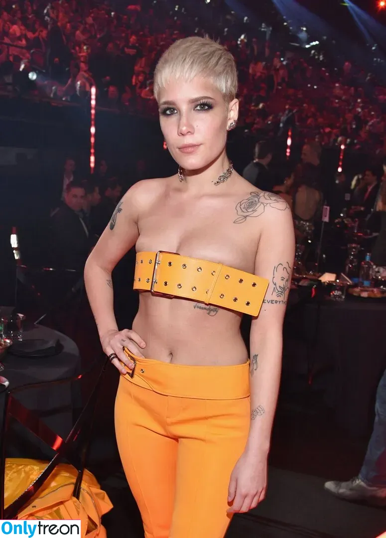 Halsey nude photo #0471 (iamhalsey / yammagotchi92)