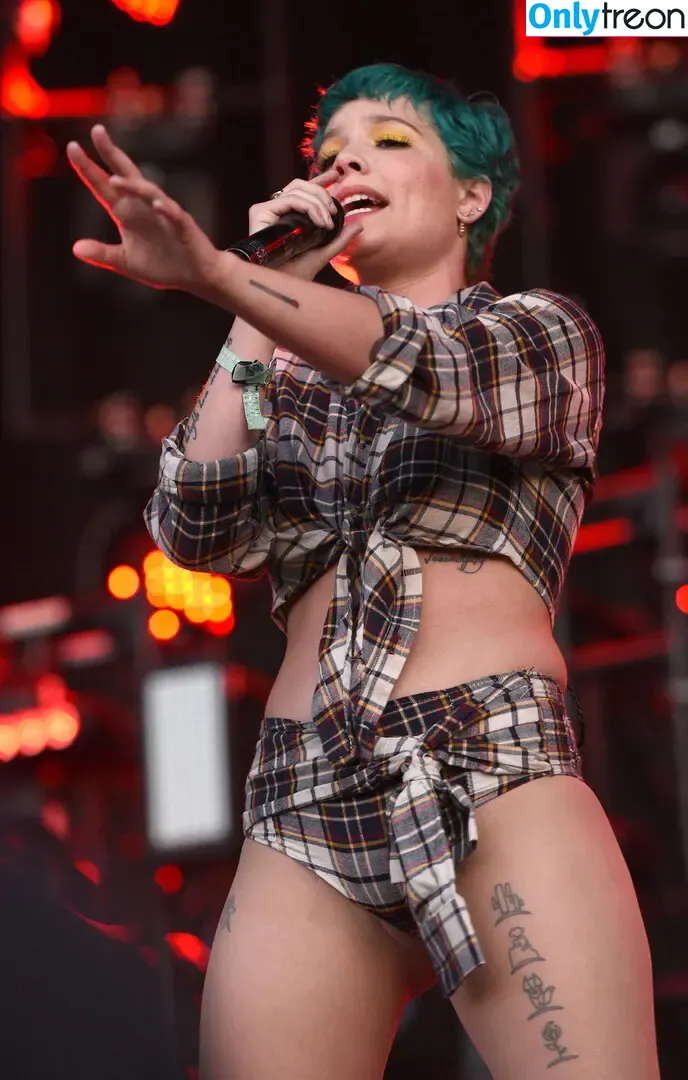 Halsey nude photo #0724 (iamhalsey / yammahaaa)