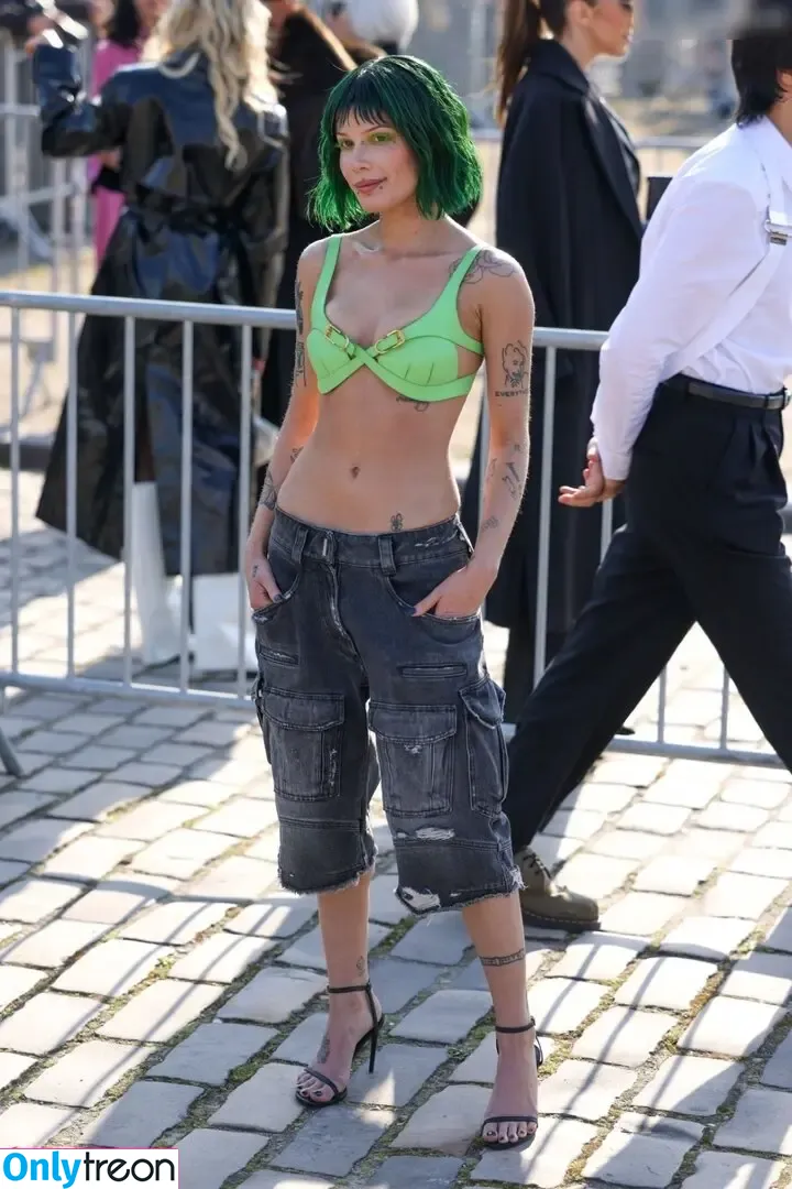 Halsey nude photo #0740 (iamhalsey / yammahaaa)
