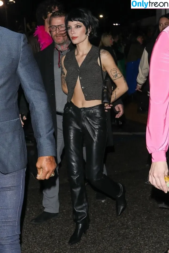 Halsey nude photo #0748 (iamhalsey / yammahaaa)