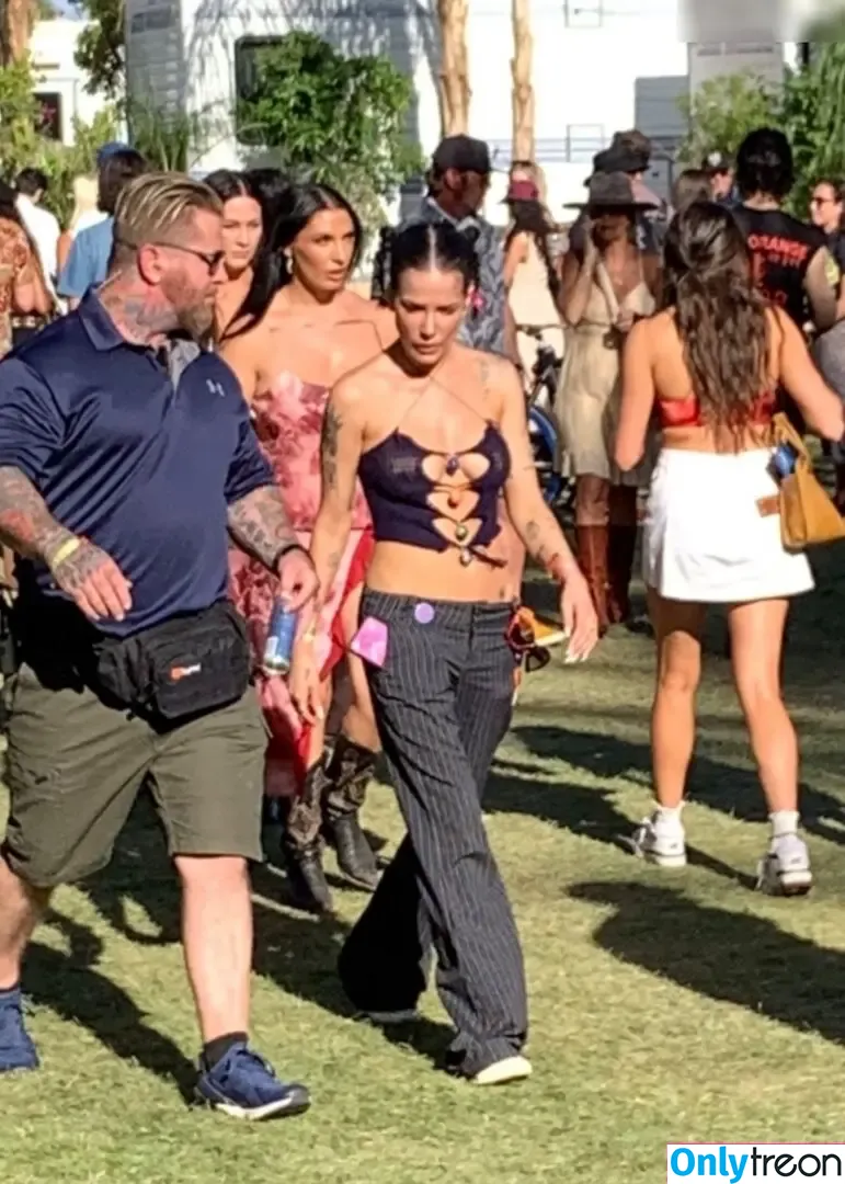 Halsey nude photo #0761 (iamhalsey / yammahaaa)