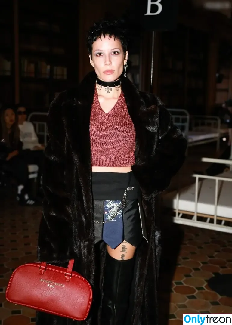 Halsey nude photo #0772 (iamhalsey / yammahaaa)