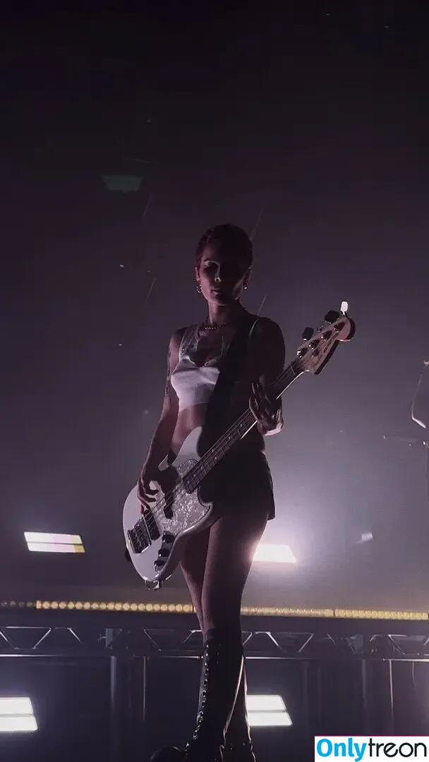 Halsey nude photo #0785 (iamhalsey / yammahaaa)
