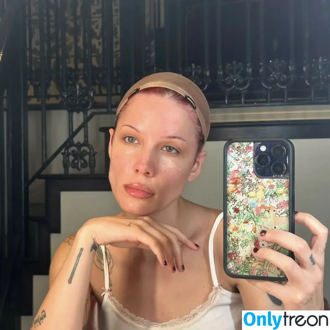 Halsey nude photo #0804 (iamhalsey / yammahaaa)