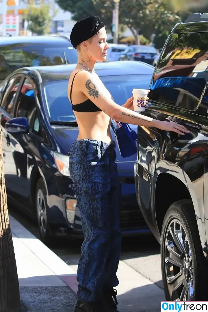 Halsey nude photo #0888 (iamhalsey / yammahaaa)